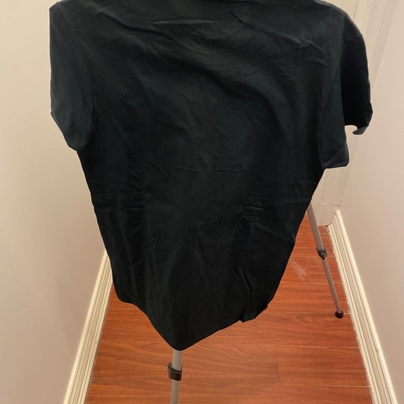 Black t-shirts Medium size great for summer - Picture 3 of 7